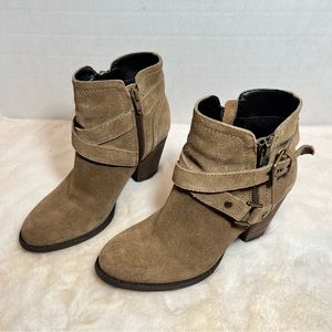 GUESS Women’s WGRULAA Light Brown Suede Ankle Boots Size 7